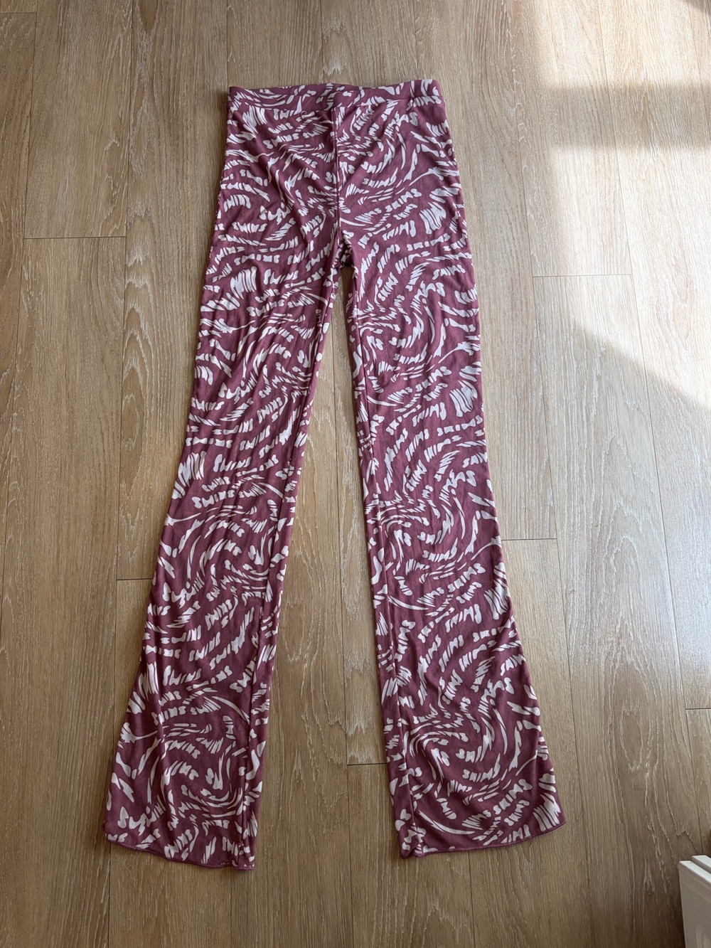 SKIMS Mauve High Waisted Mesh Flare Yoga Pants NWT